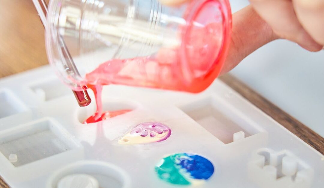 Resin & Molding Supplies: Creating High-Gloss, Custom Crafts That Dazzle and Last